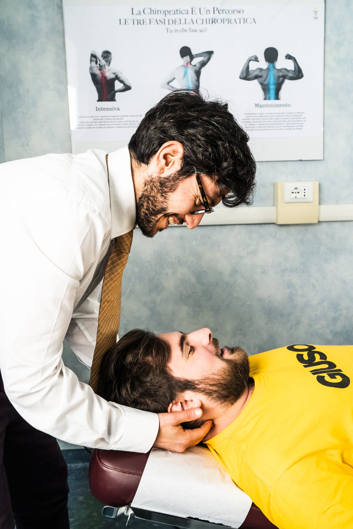 Fase acuta: correzione chiropratica sul lettino
